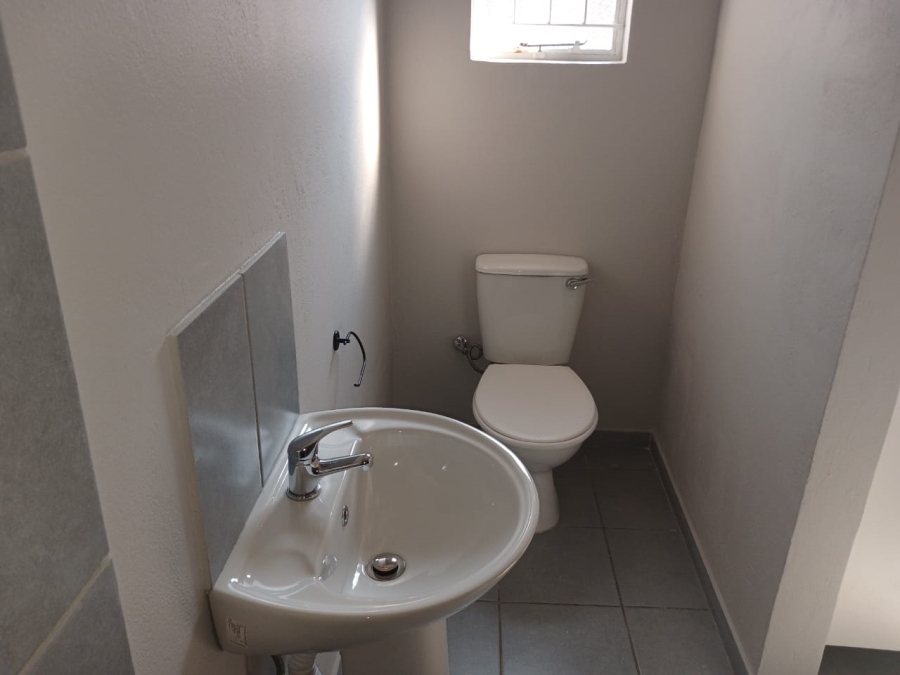 To Let 1 Bedroom Property for Rent in La Hoff North West